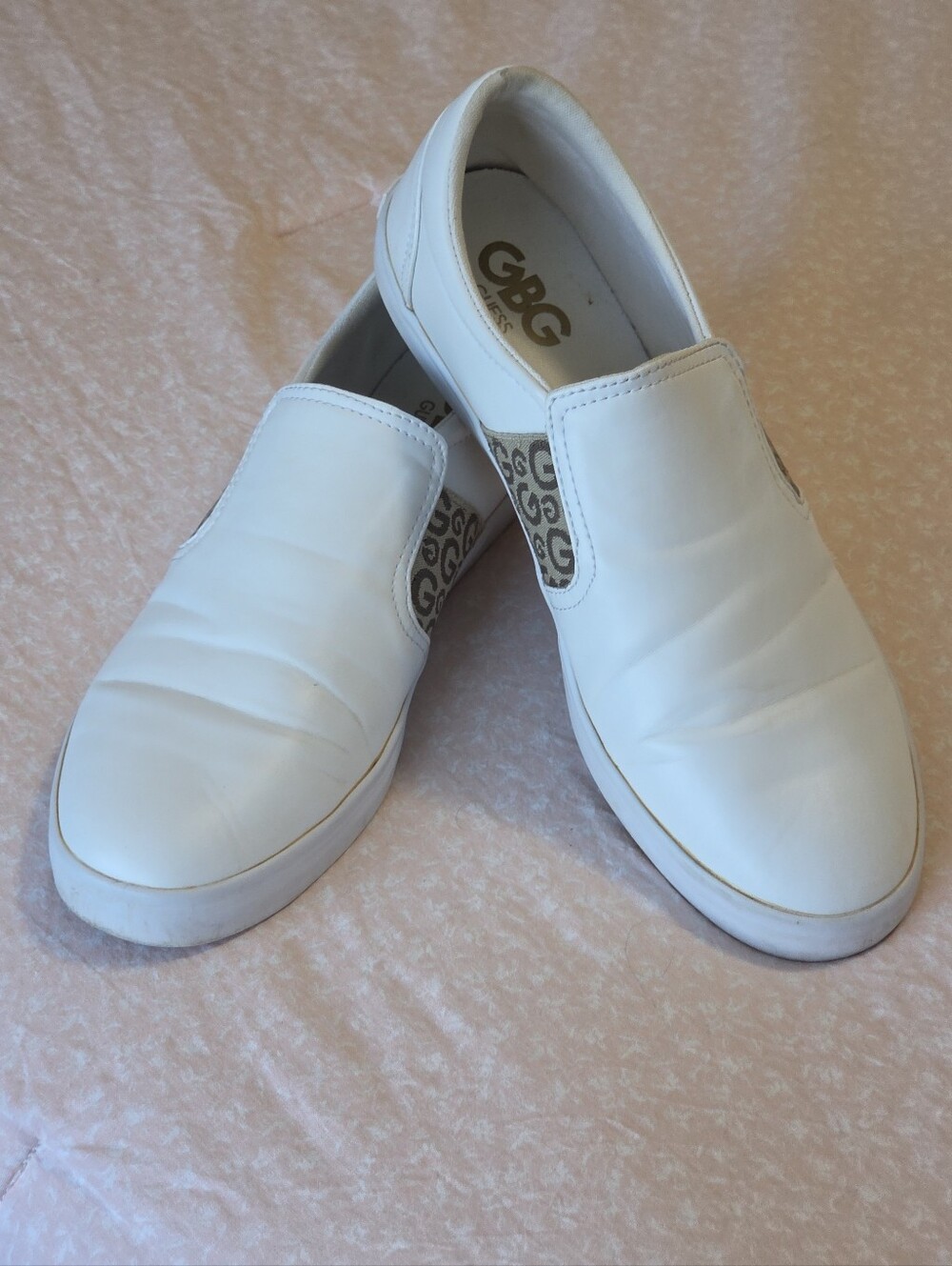 GBG Guess By Guess White Slip-On Sneakers with Logo Panels Sz 8.5